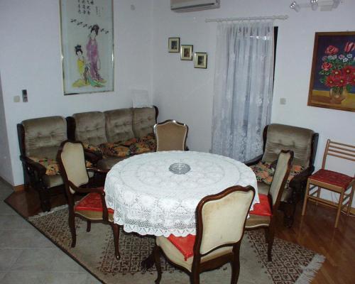 Hostal Apartment Slatine 460a