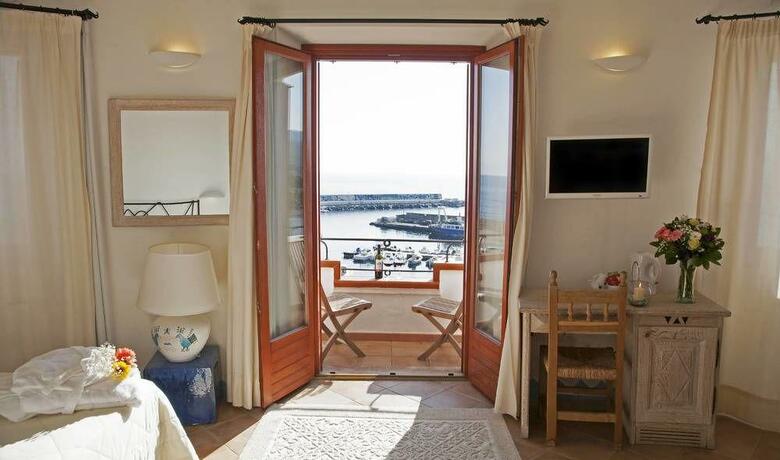 Hotel Bue Marino