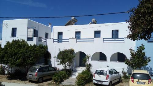 Hostal Blue And White