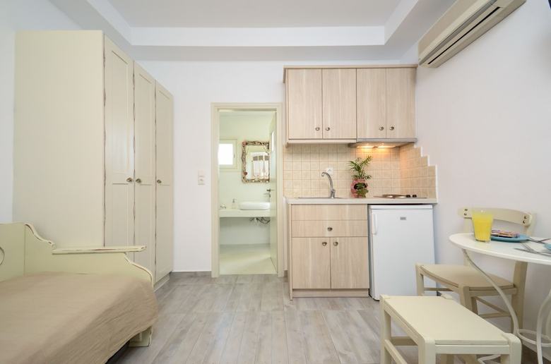 Aparthotel Anemomilos