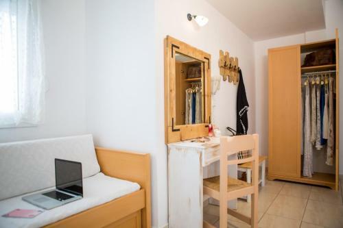 Artemis Hotel