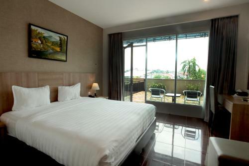 Asoka Luxury Hotel