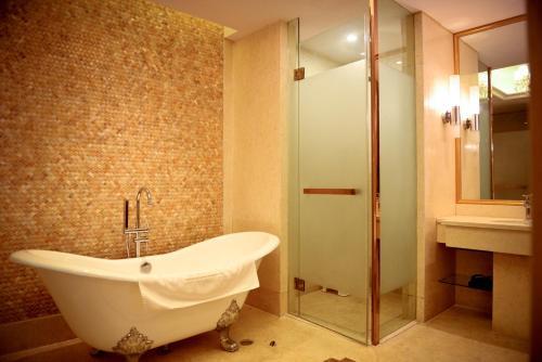 Kunlun Hotel Zhongxin Street