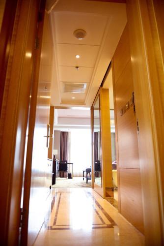 Kunlun Hotel Zhongxin Street