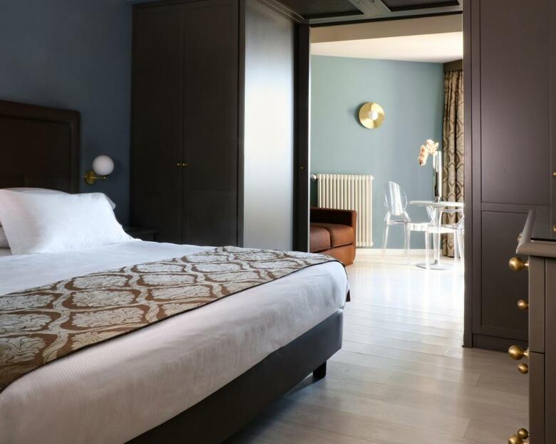 Panoramic Hotel Plaza