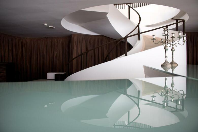 White Hotel Resort