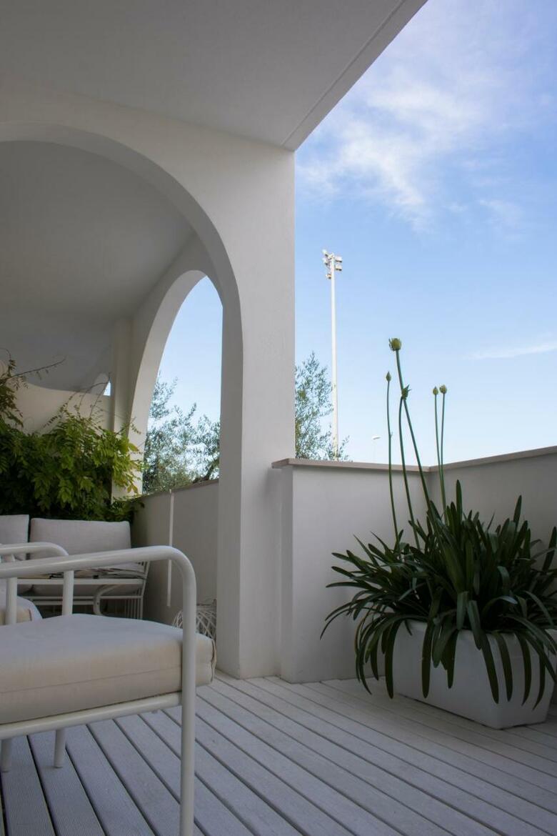 White Hotel Resort