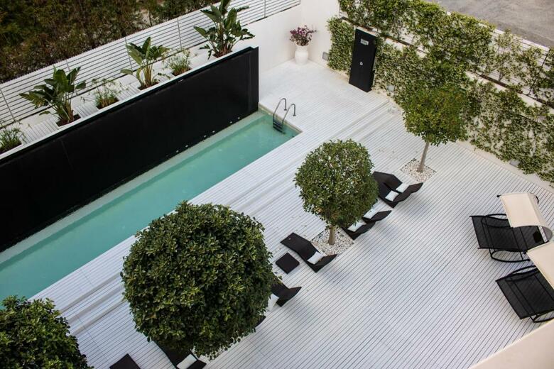 White Hotel Resort