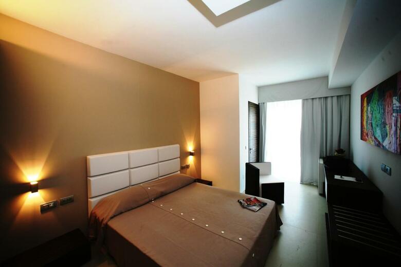 White Hotel Resort