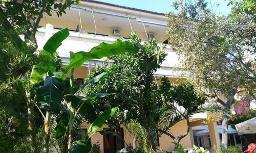 Hostal Vila Nino