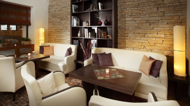 Alwyn Hotel
