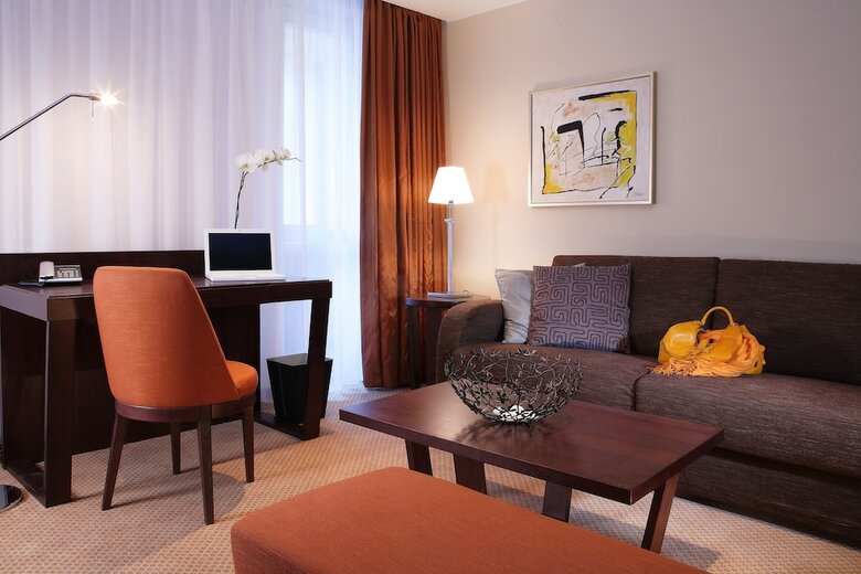 Alwyn Hotel