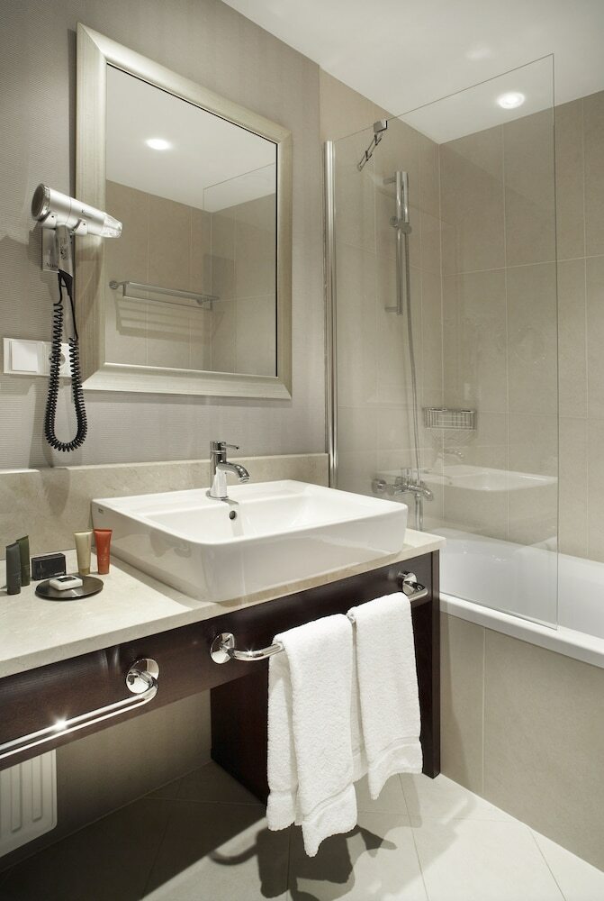 Alwyn Hotel