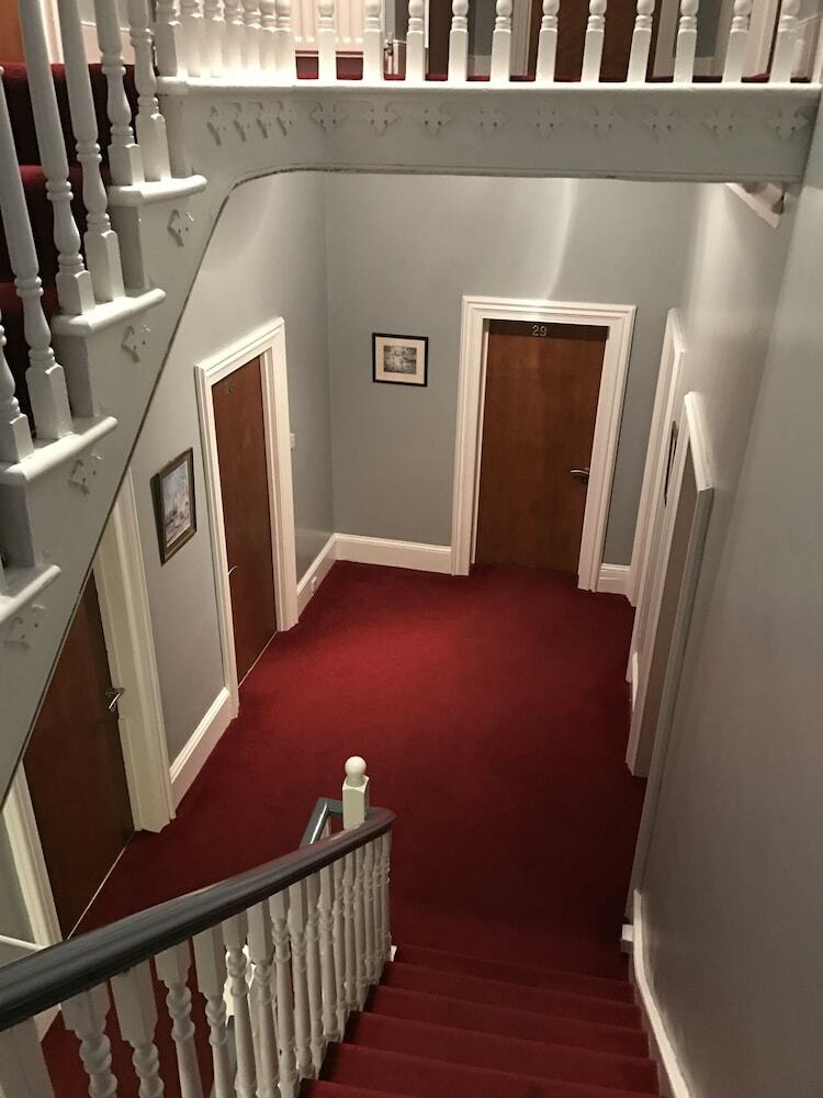 Hotel Clifton House