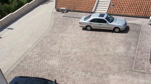 Suran Apartments
