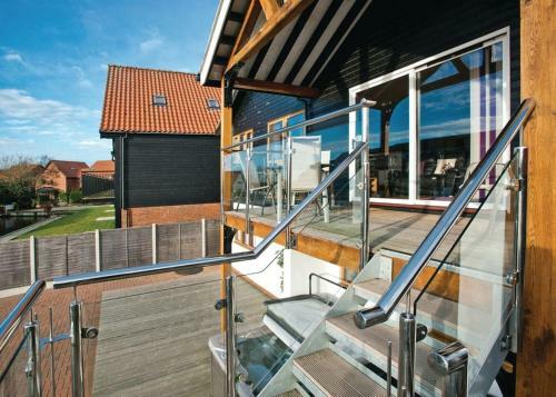 Ferry Marina Cottages