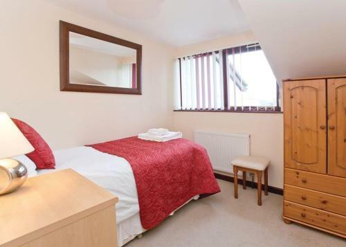 Ferry Marina Cottages