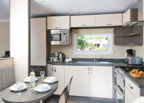Ferry Marina Cottages