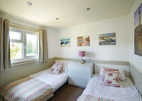 Ferry Marina Cottages