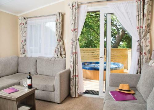 Ferry Marina Cottages
