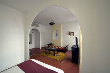 Hotel H�tel Le Ryad Marseille