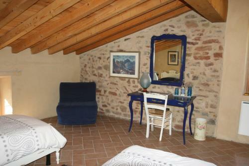 Sacreterre Room And Breakfast