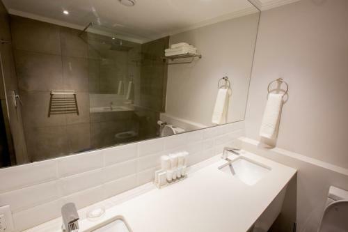 Westay Apartments-max