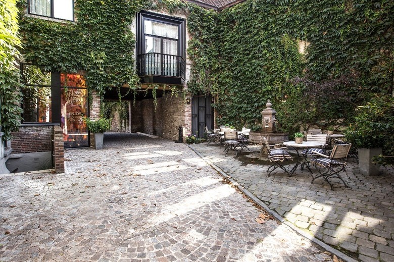 Hotel De Castillion