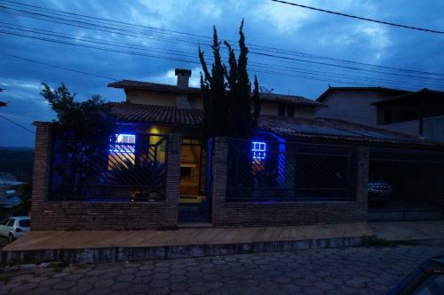 Hostel Pico Do Itamb�