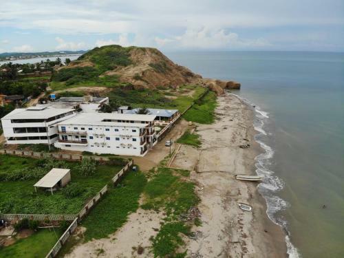 Hotel Y Caba�as Juanmar