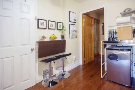 Hostal Rooms Within Toronto