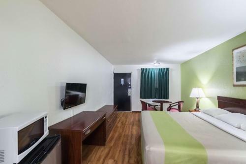 Motel 6 Mattoon