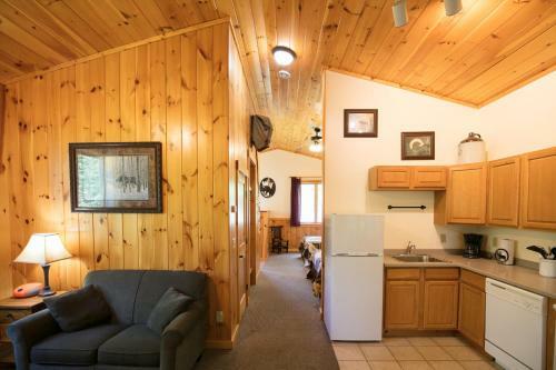 Gunflint Lodge