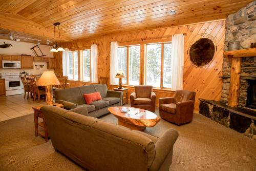 Gunflint Lodge