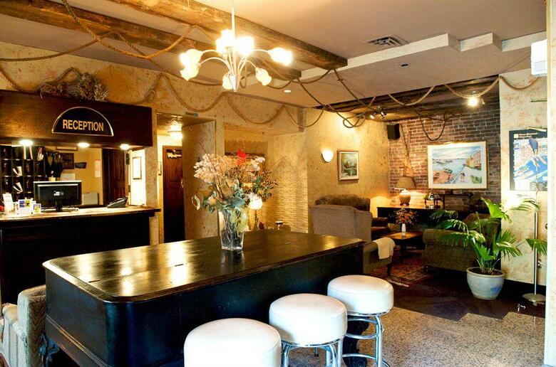 Hotel H�tel Champ-de-mars