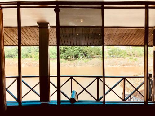 Hostal Merry Riverside Hotel