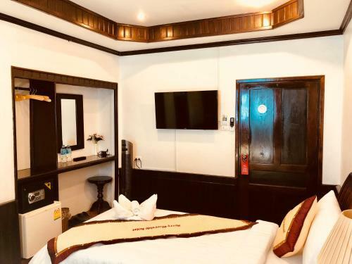 Hostal Merry Riverside Hotel