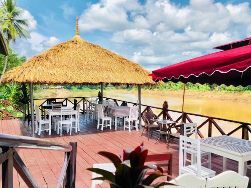 Hostal Merry Riverside Hotel