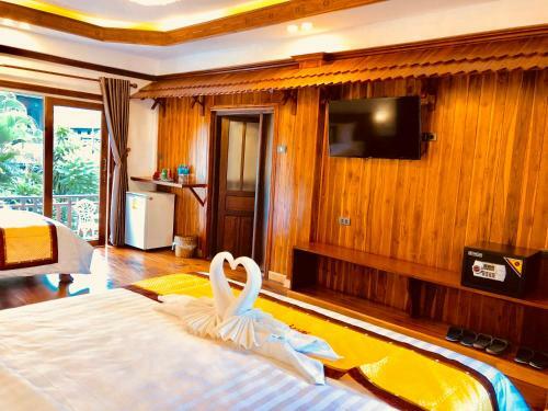 Hostal Merry Riverside Hotel