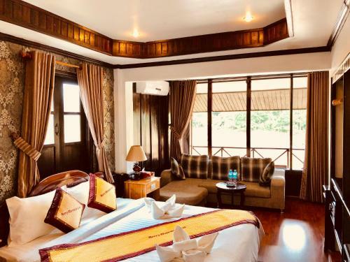 Hostal Merry Riverside Hotel