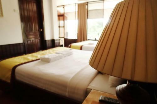 Hostal Merry Riverside Hotel