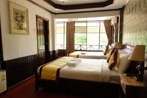 Hostal Merry Riverside Hotel