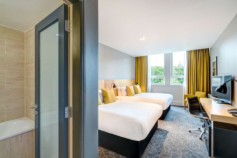 Hotel Apex International