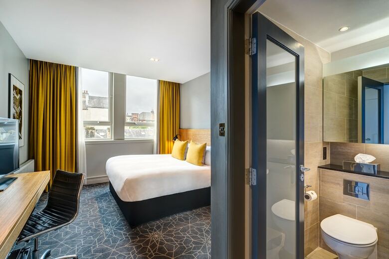 Hotel Apex International