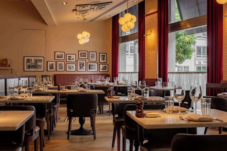Hotel Park Plaza Victoria London