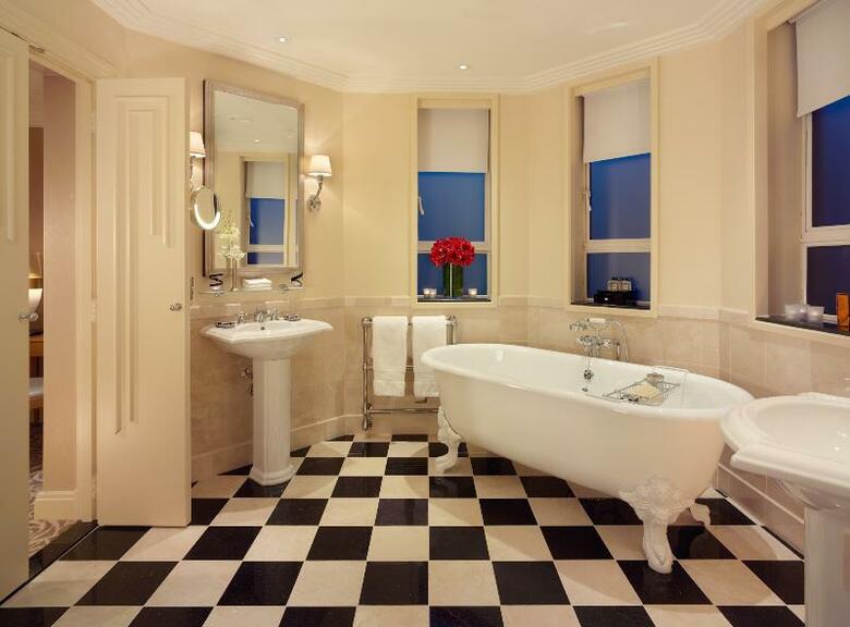 Hotel Savoy