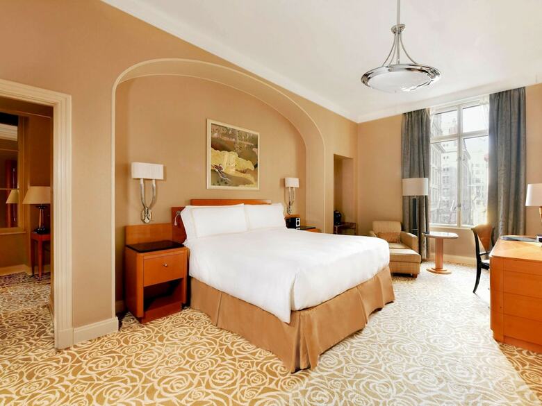 Hotel Savoy