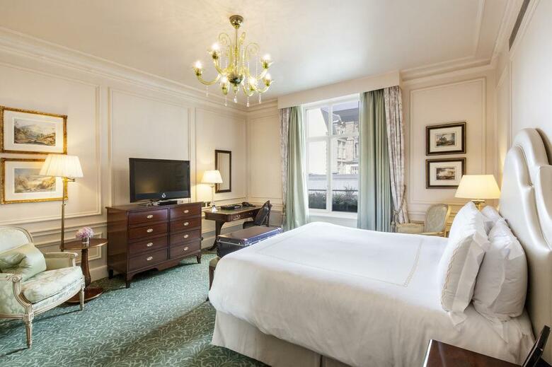 Hotel Savoy