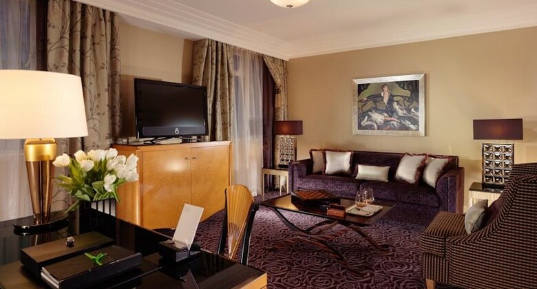 Hotel Savoy