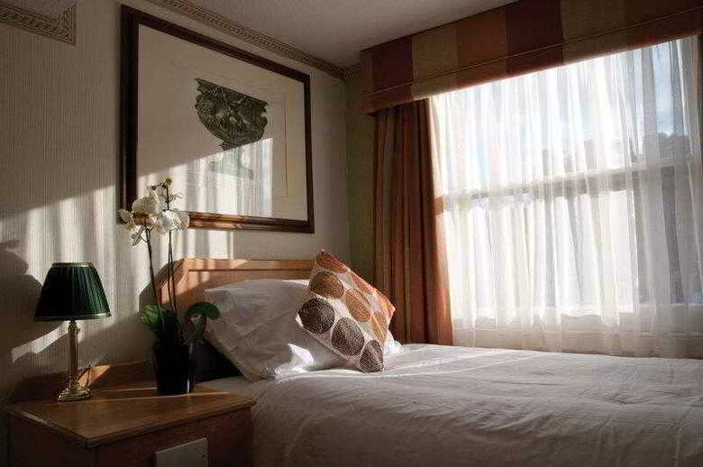 Phoenix Hotel
